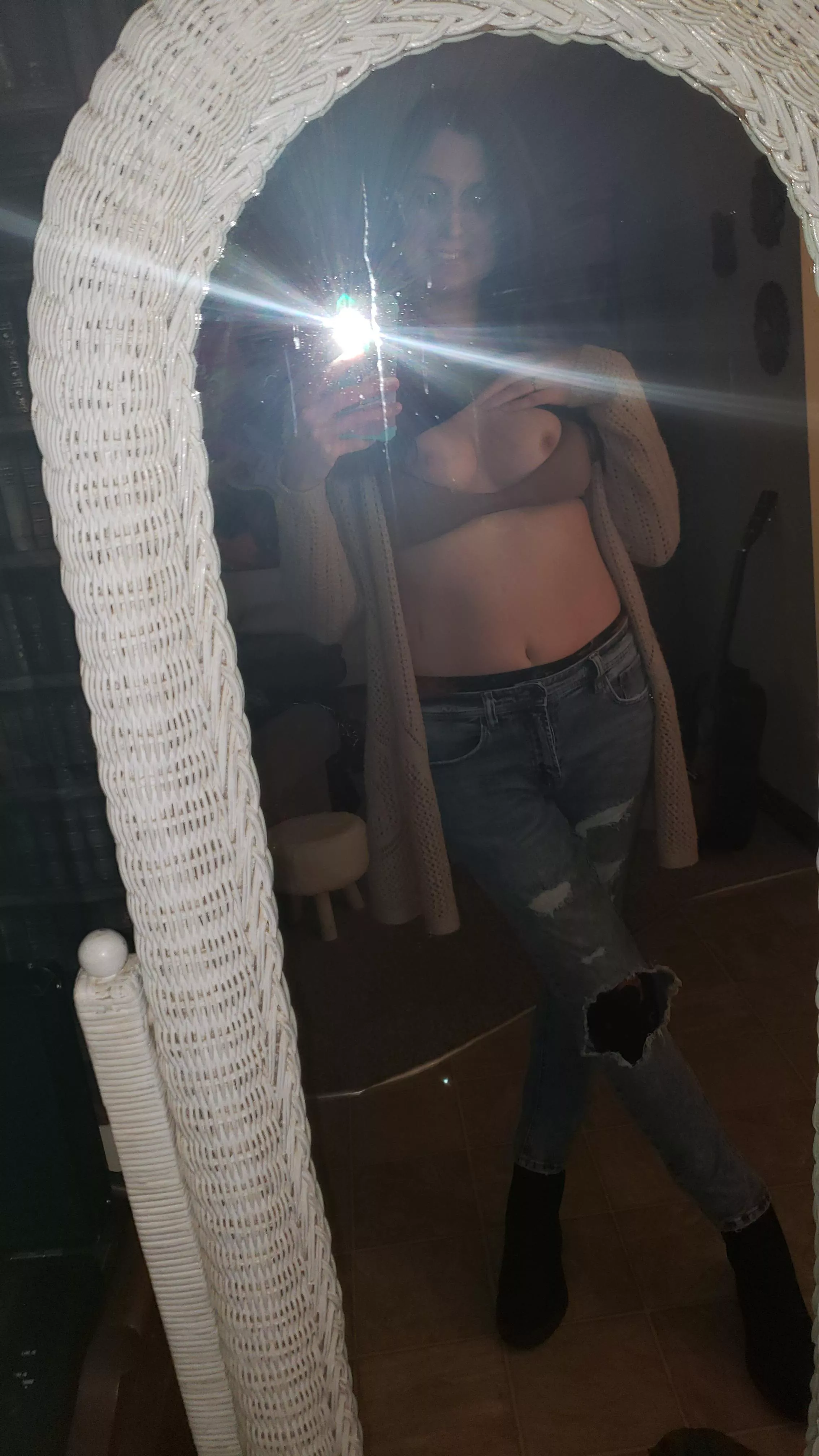 Horny Midwest wife with OF to fulfill her secret fantasies 🤫 Cum and keep me company on my page 💖