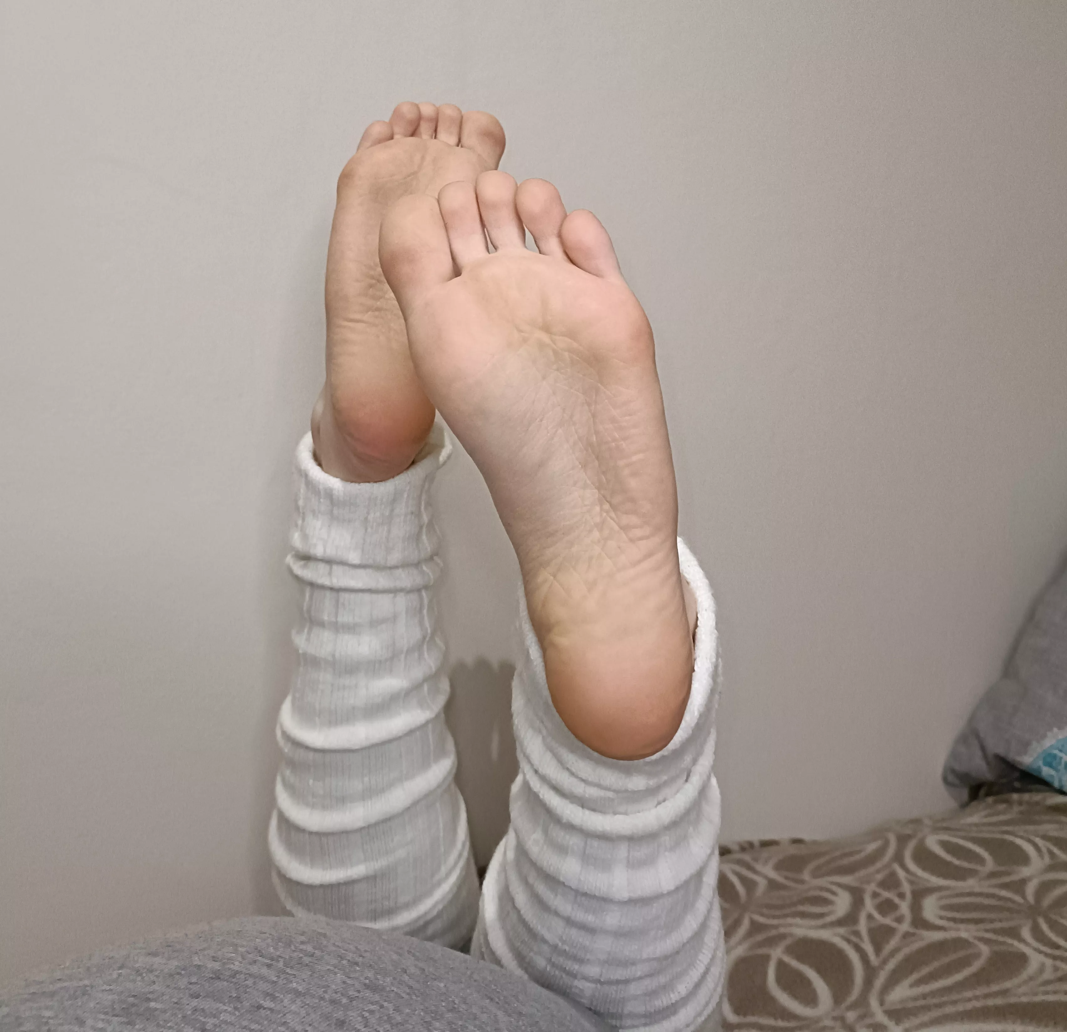 How often would you massage my feet if I was your girlfriend? 💝
