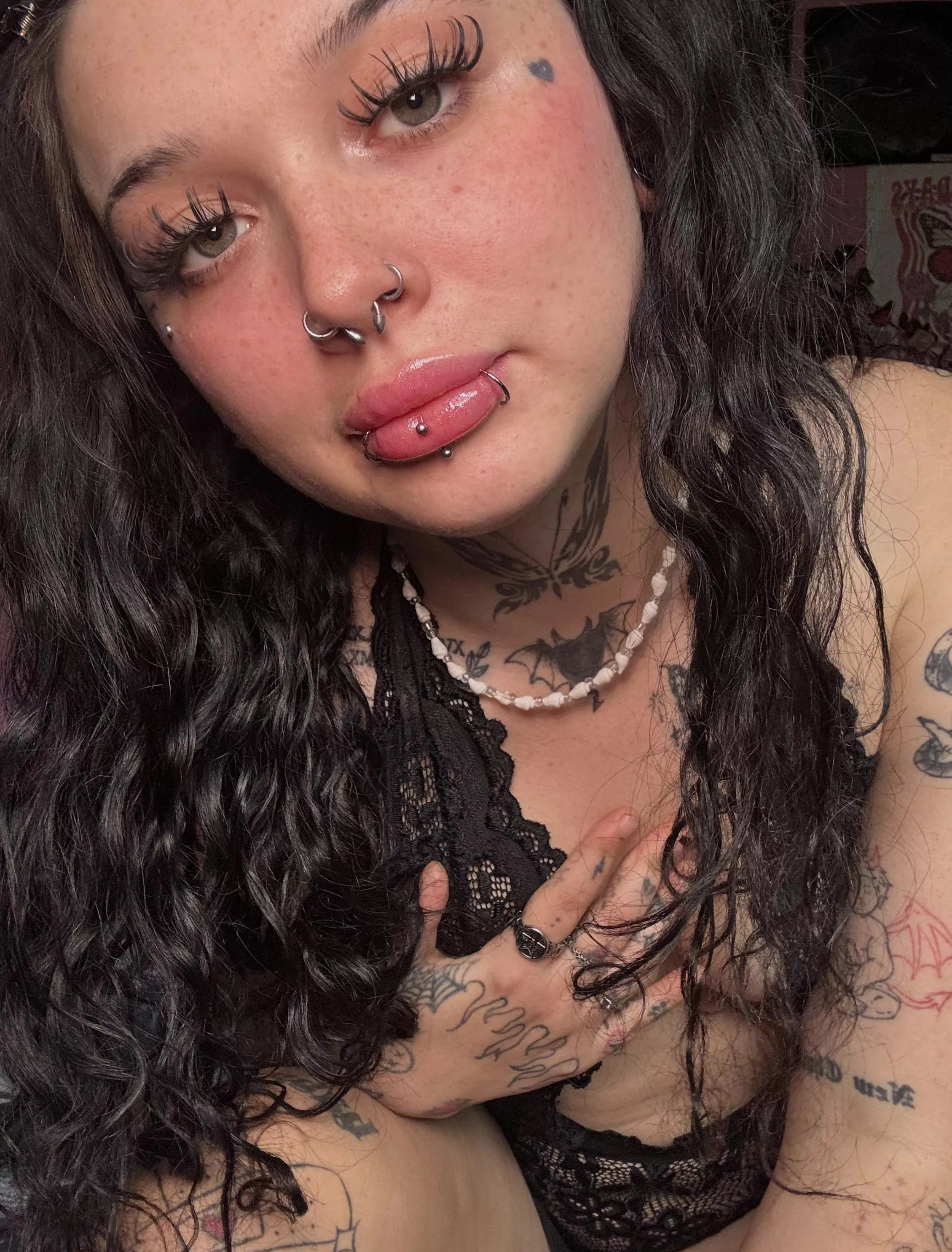 I need a new gaming chair, can I borrow your face?