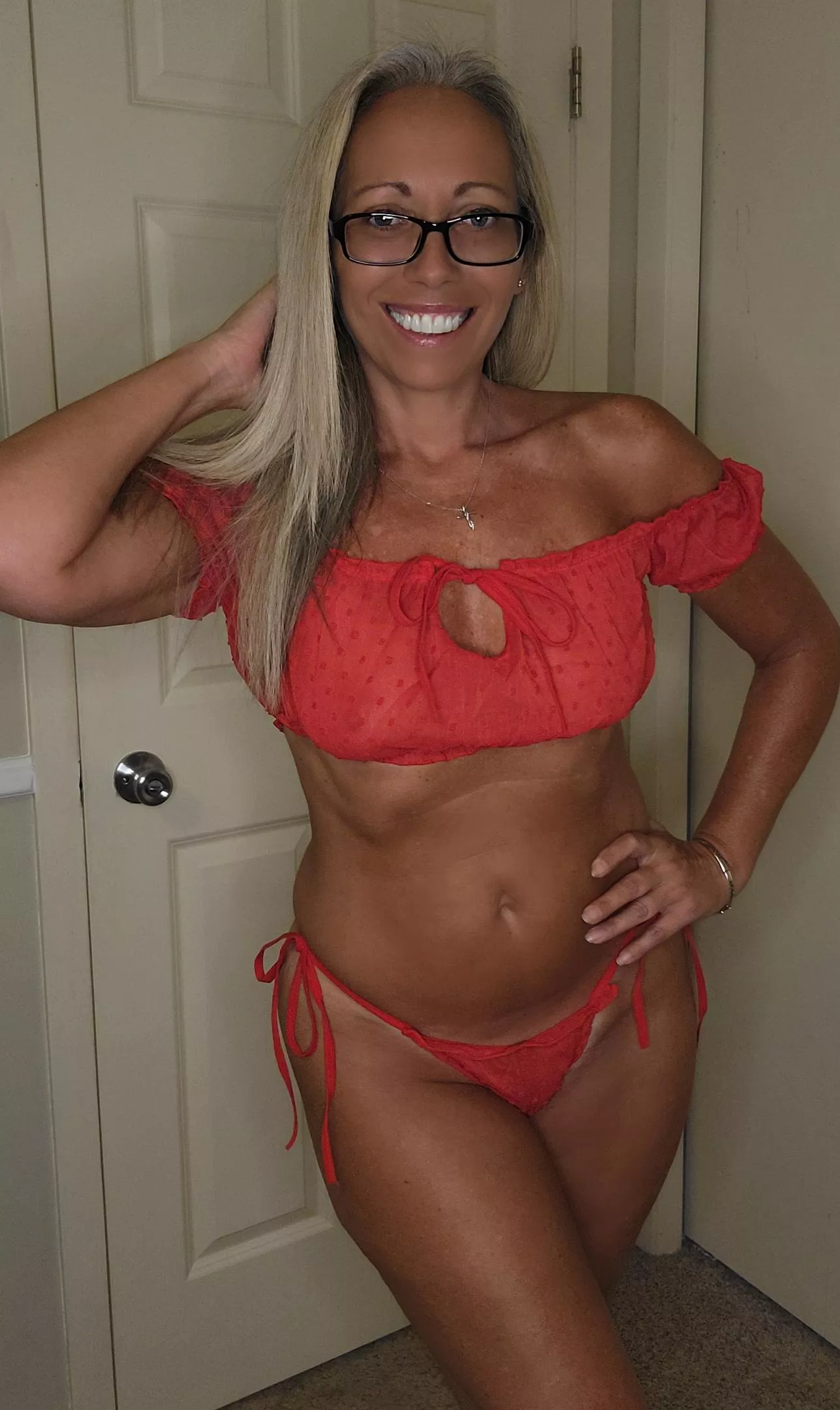I'm your bestfriends mom, are you checking me out? (52f)