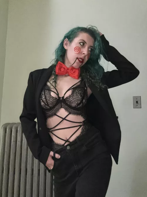 Jigsaw in lingerie 
