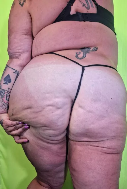 Just a little string, but they do a good job