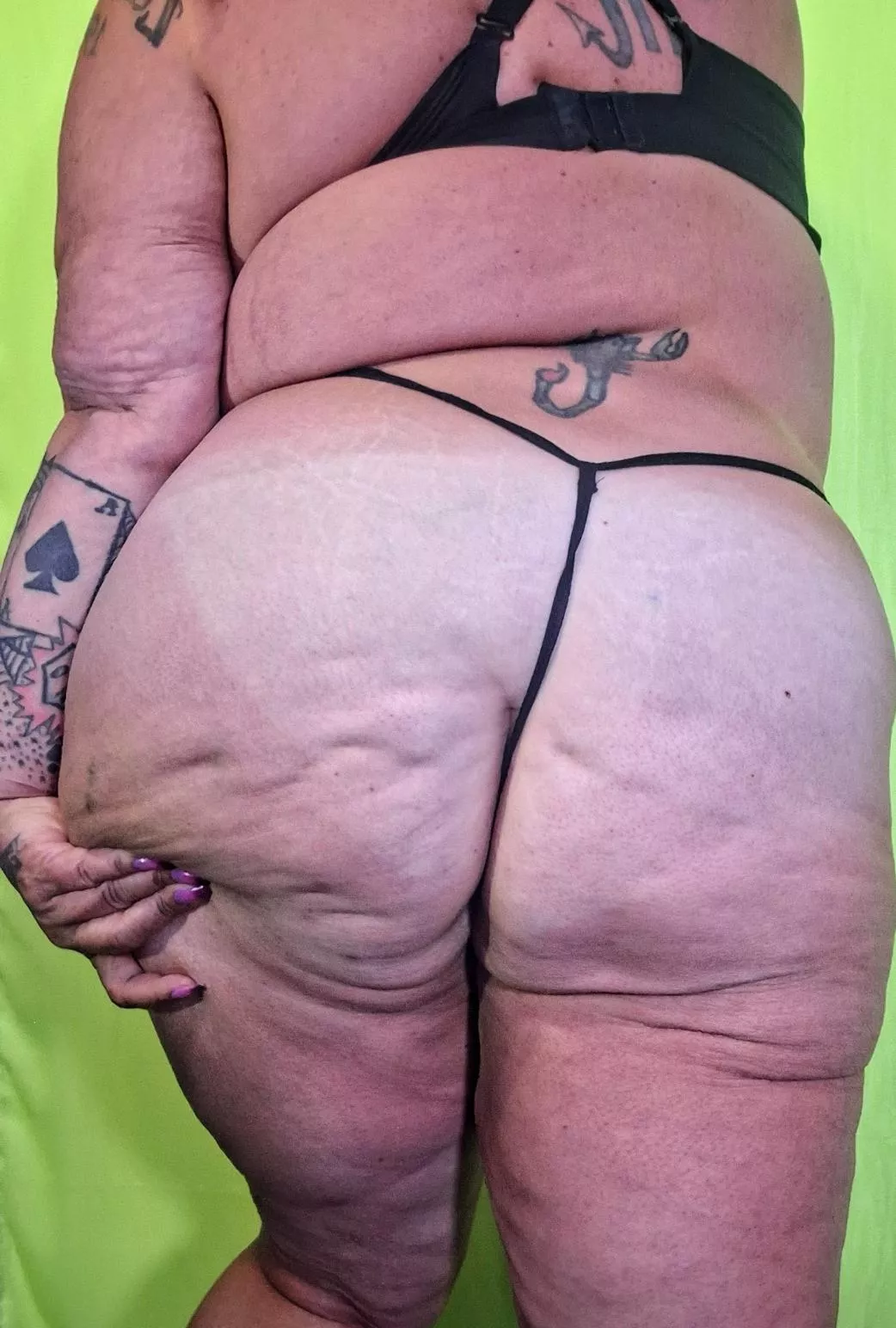 Just a little string, but they do a good job