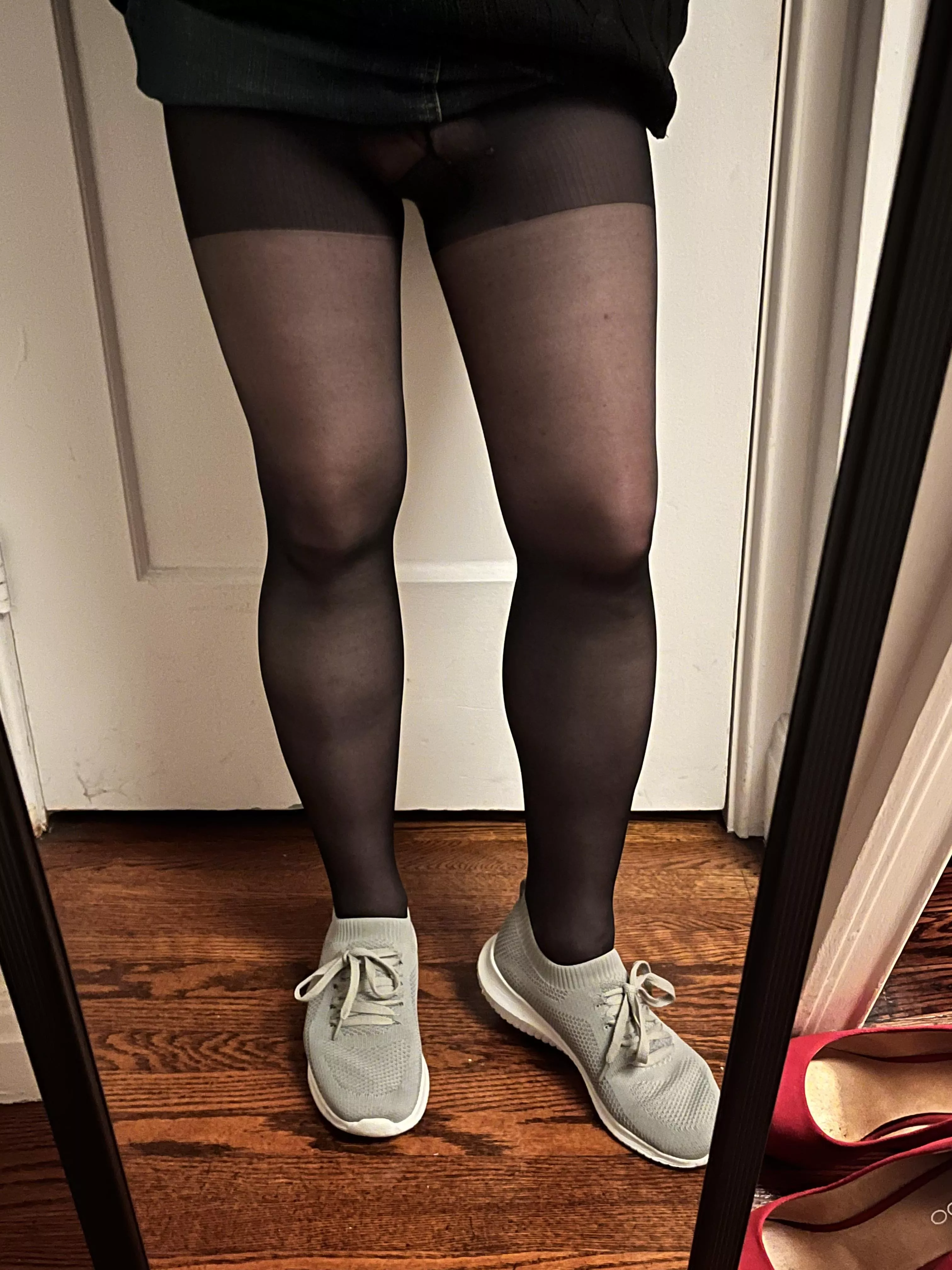 Just a pair of black ones…