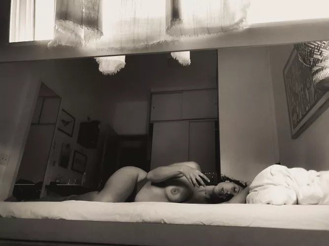 Kiss my body in this night baby