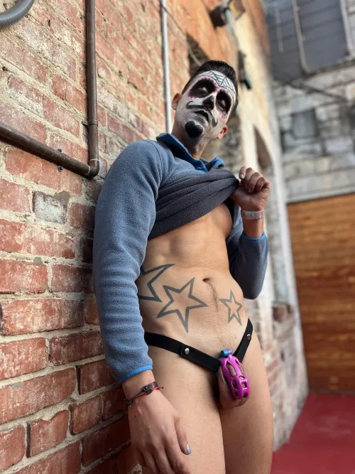 Locktober all finished, first time I was a caged sugarskull for Halloween 💀🔐