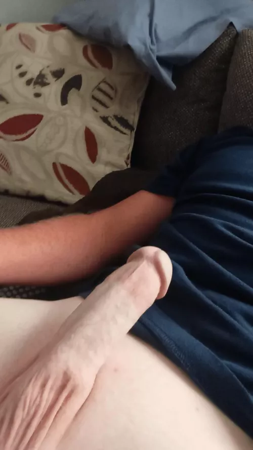 Looking for the thick naughty females that need a good stretching 