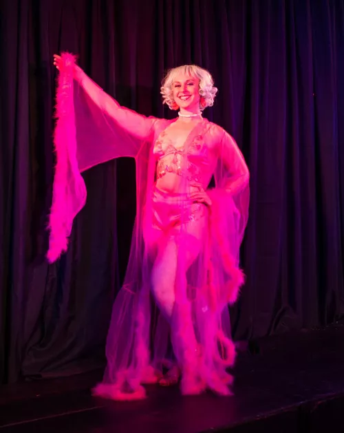 Love performing in my Honey B sets!