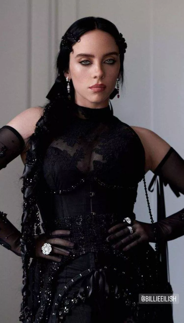 [M4A] (A playing F) I need someone to play Billie Eilish for me in a gang bang scene I’ll play more then 100 guys at once. Make her a total slut 