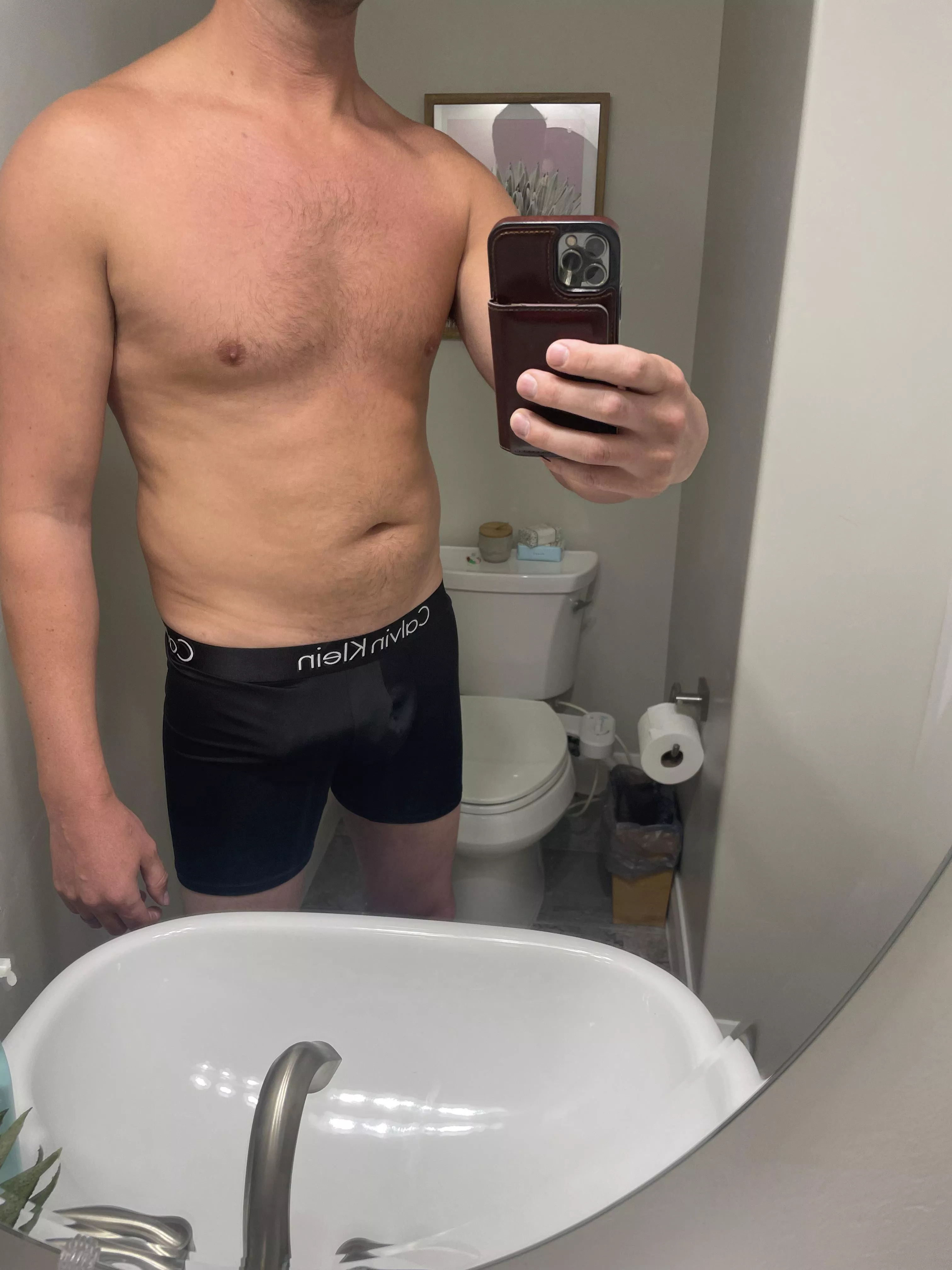 M4F 📣 I did not see enough hot costumes this year! Granted it was cold. Anyone down to dm me and show off your costume!…….34M looking for MILFs interested in FWB ;) I’m tall, clean, professional, respectful and had a vasectomy.