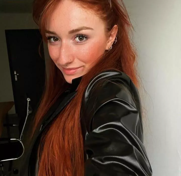 Me looking forward to the evening ahead 😘