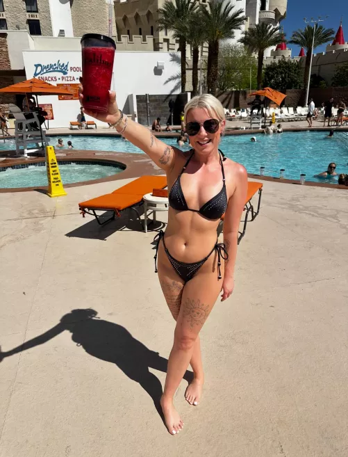 Missing pool season already and it’s only Halloween 😔