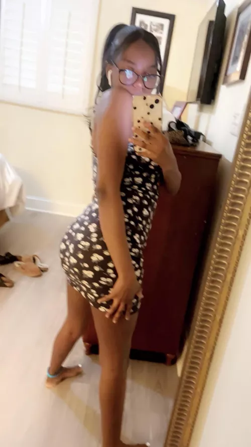 My booty in this dress tho💁🏾‍♀️🍑