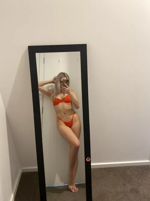 need an older guy to fill me up with a big creampie before i leave.