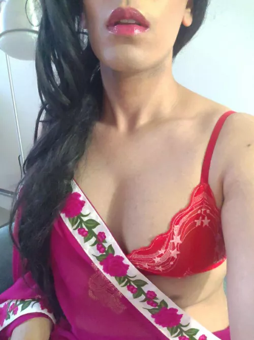 Need new sarees 😭