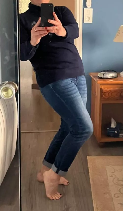 Photos des pieds d'une charmante femme pour moi 😍