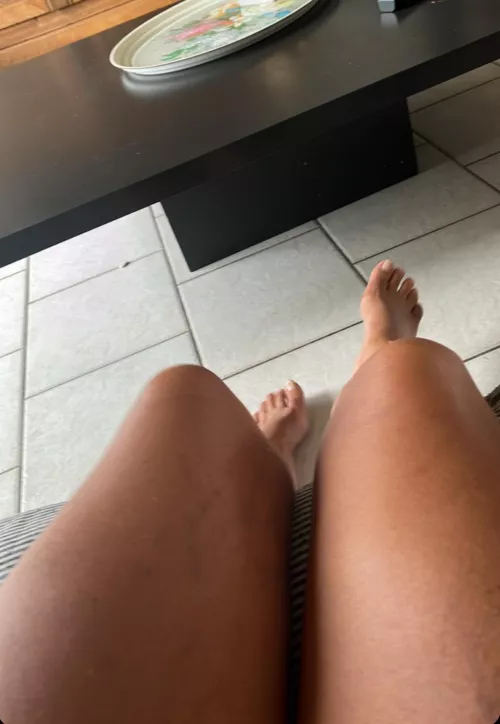 Pieds nus a la maison 