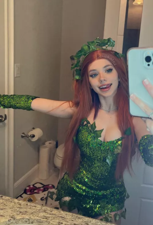 Poison Ivy by Puppiwi