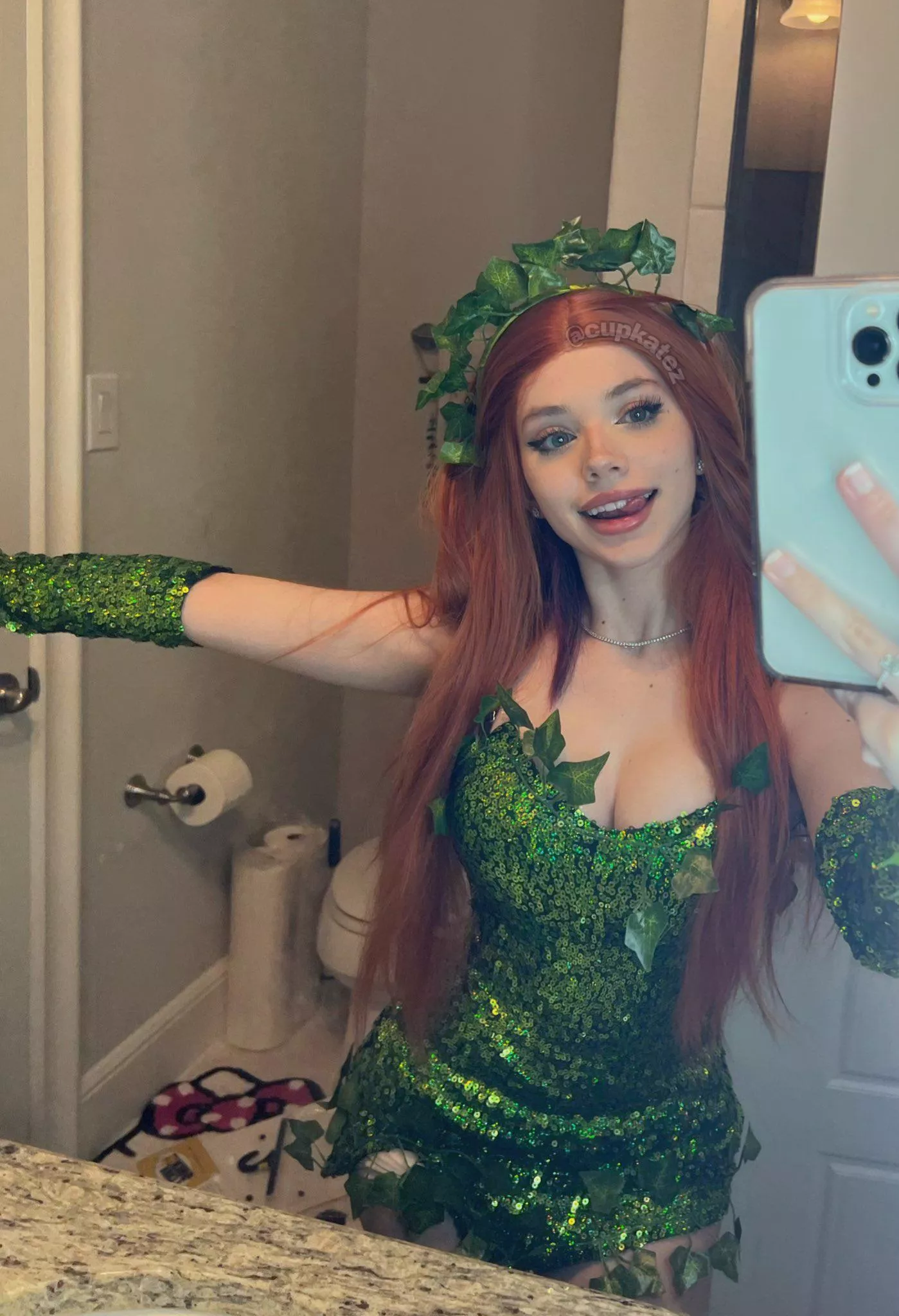 Poison Ivy by Puppiwi