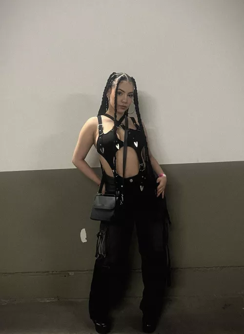 say yes if you want me in your bed tonight😗