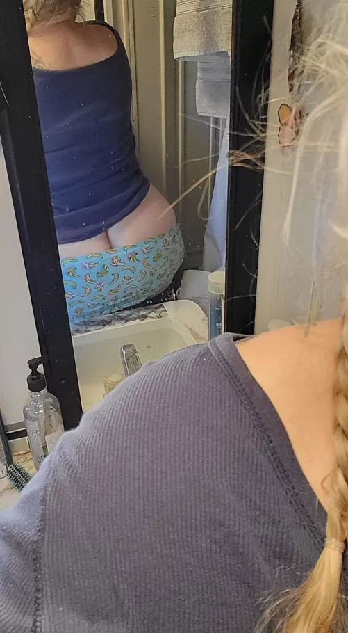 Sorry folks, half-assing it tonight...