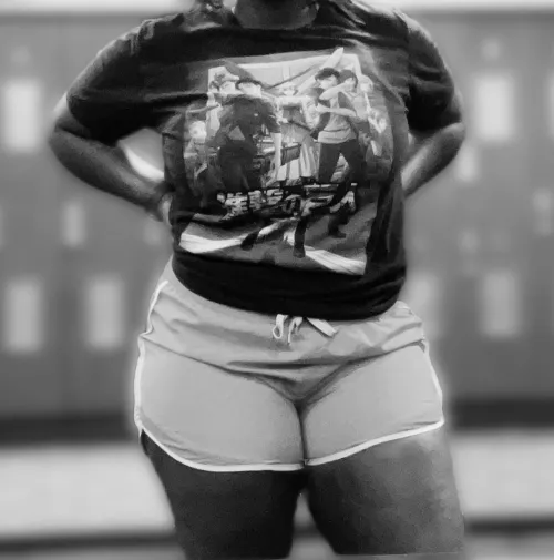 Subs who can appreciate a good Anime , & would fund my graphic T-shirt collection for the gym 😏