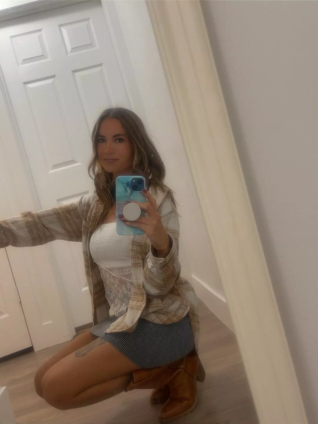 This cowgal MILF will rock ya boots