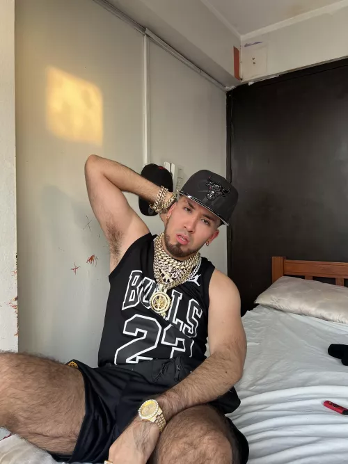 This gangster bulge is so hard and hot, come and touch me