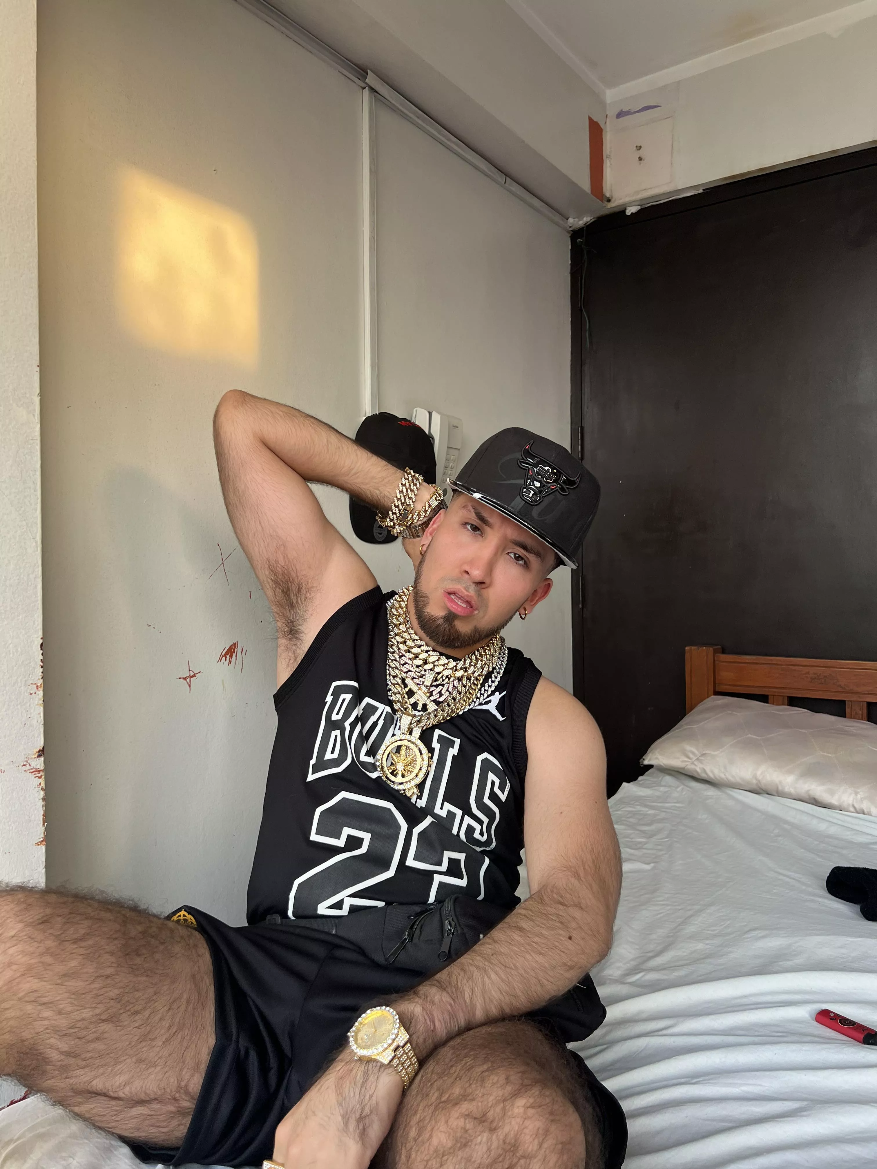 This gangster bulge is so hard and hot, come and touch me