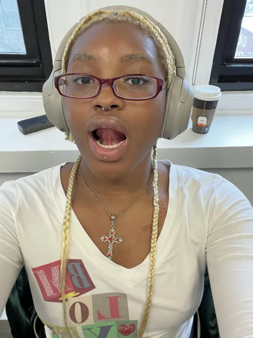 this nerdy college brat owns you, freak. 