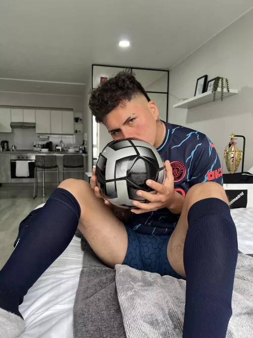 This soccer player deserves all your money haha I'm worth it haha