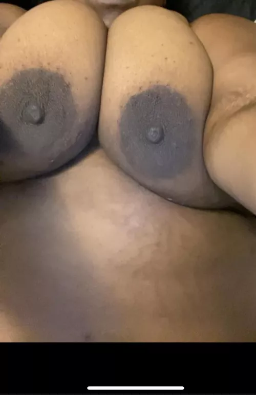Titty Thursday😜