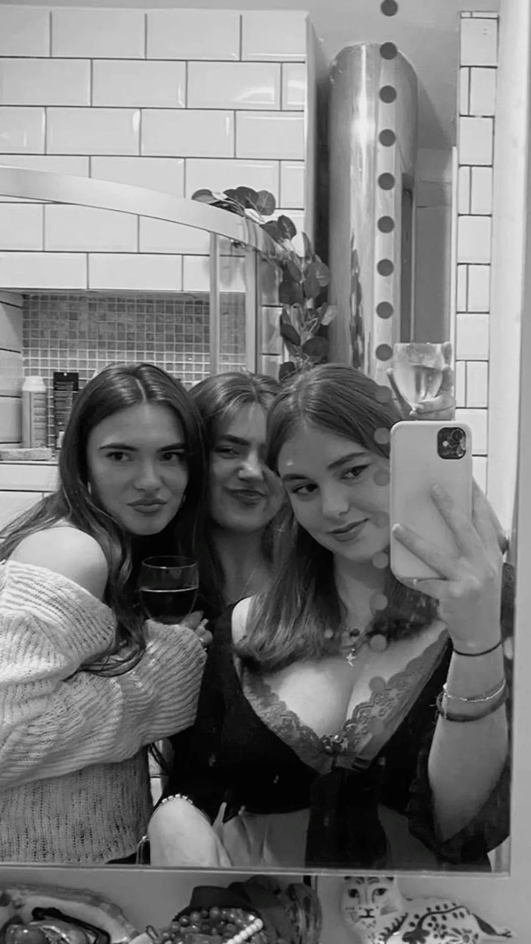 upv if you find us hot 🥰🥰