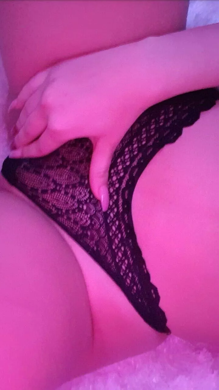 Wer zieht mir mein tanga runter?