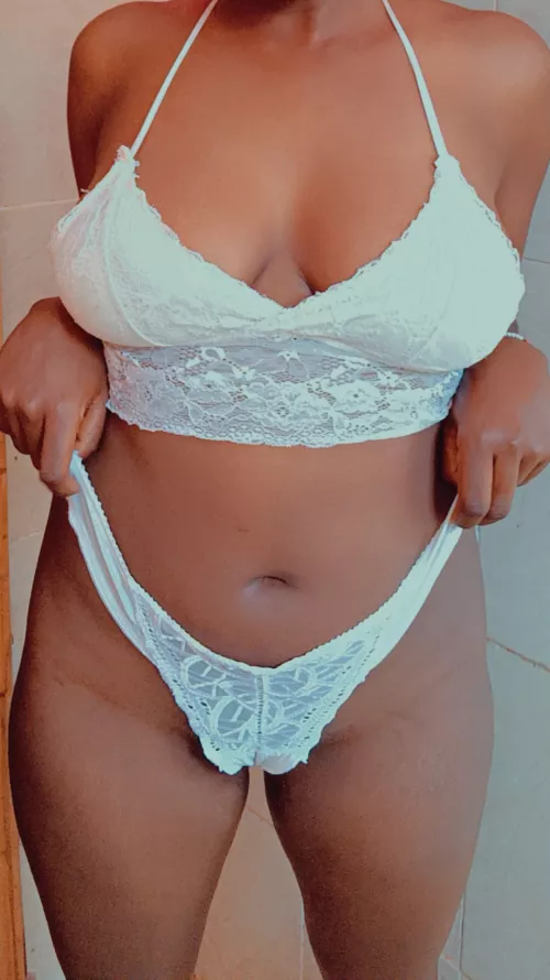 Who wants a video call with this chocolate cookie 🤭🤤