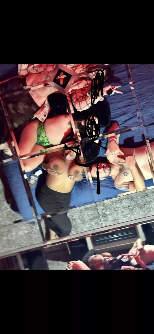 Who’s tryna burlesque and party?