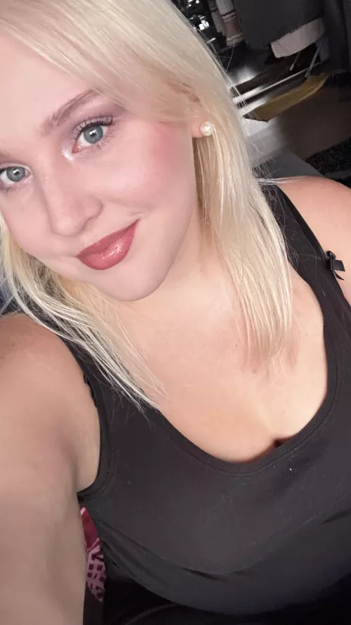 Would I be looking average in here.