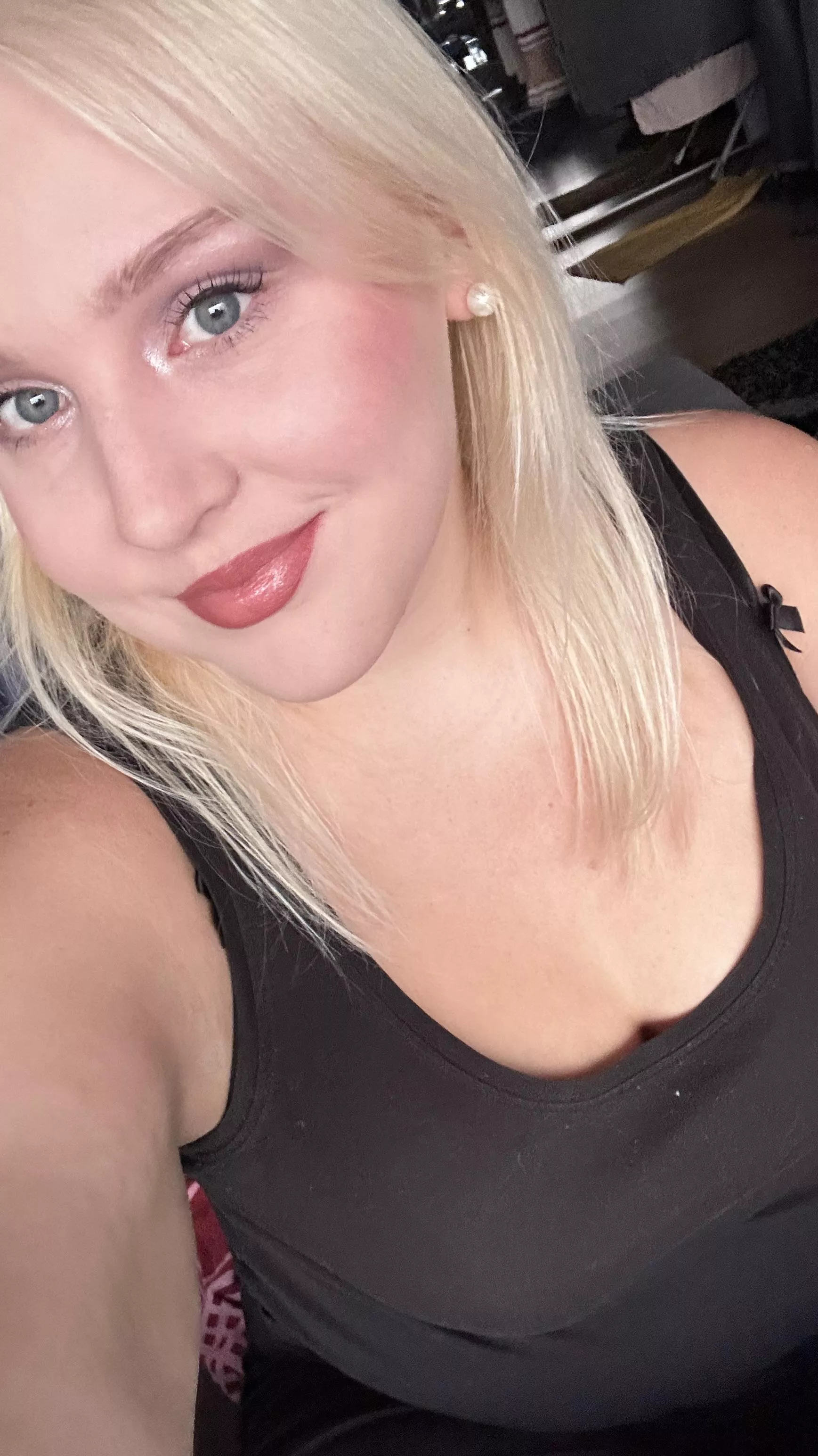 Would I be looking average in here.