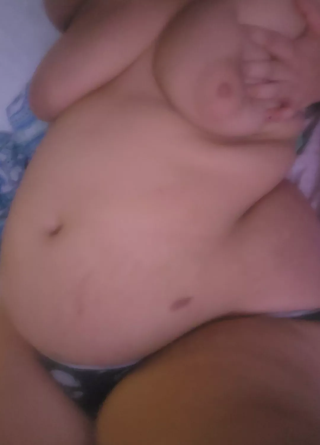 yippeee just hit 200 pounds and i'm sopping fucking wet over the fact that i'll just keep stuffing myself fatter<33