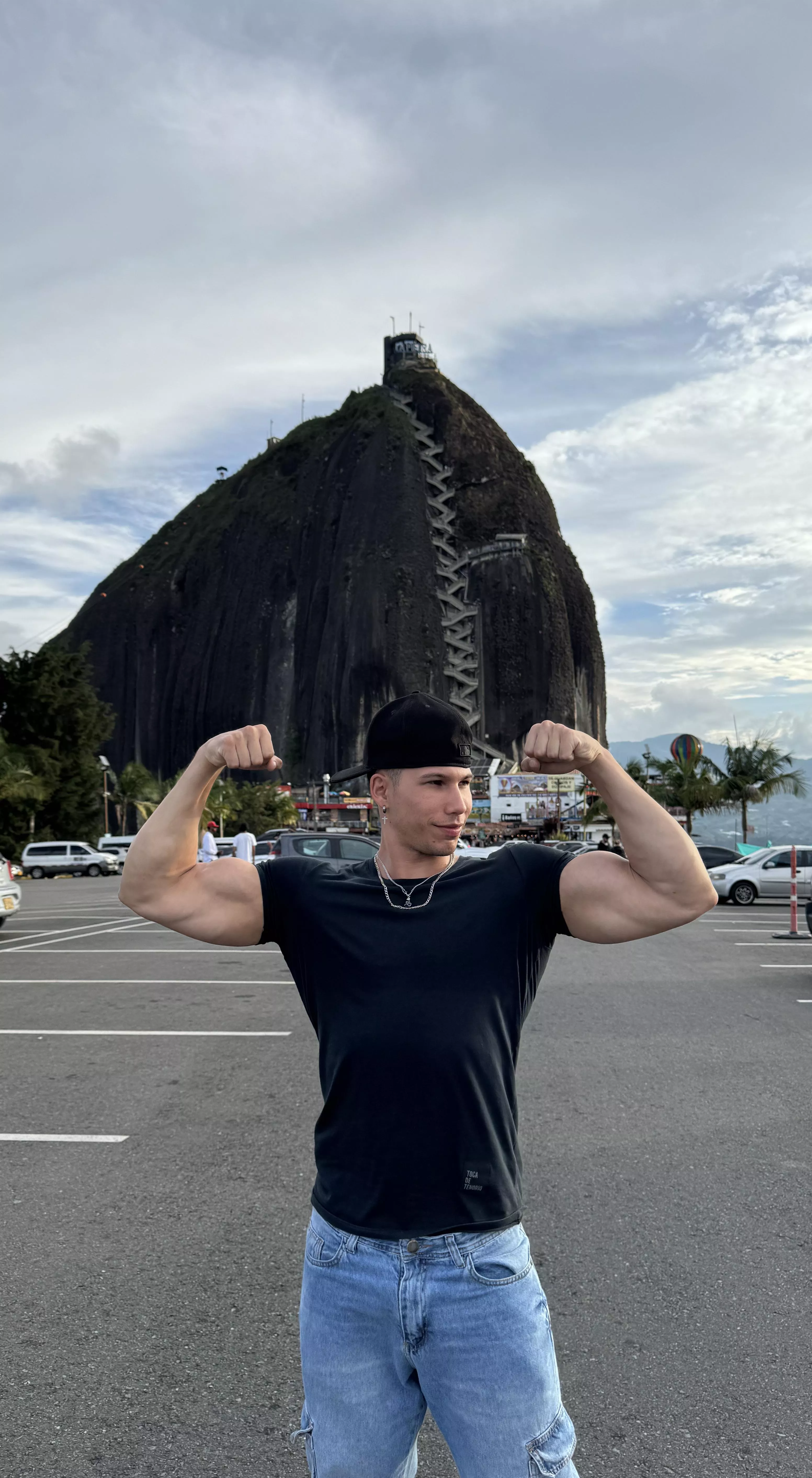 💪🏻🤫🧏‍♂️