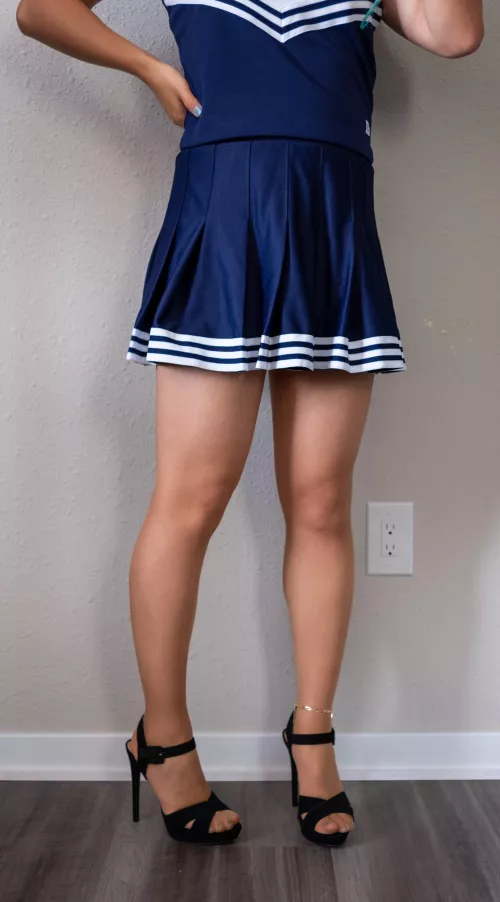 Are high heels part of the standard cheerleader outfit?
