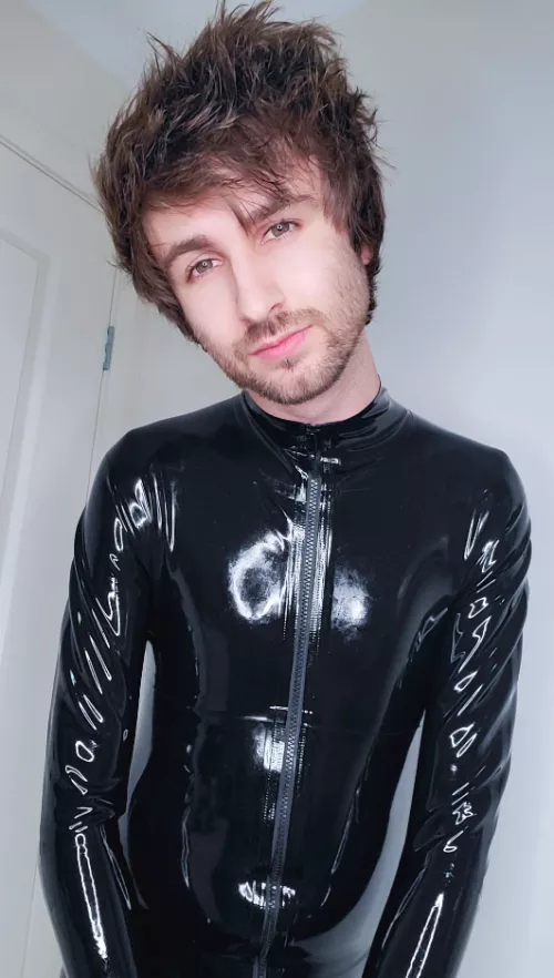 Attention eyeballs reading this, look at me all shiny. You may now resume scrolling.