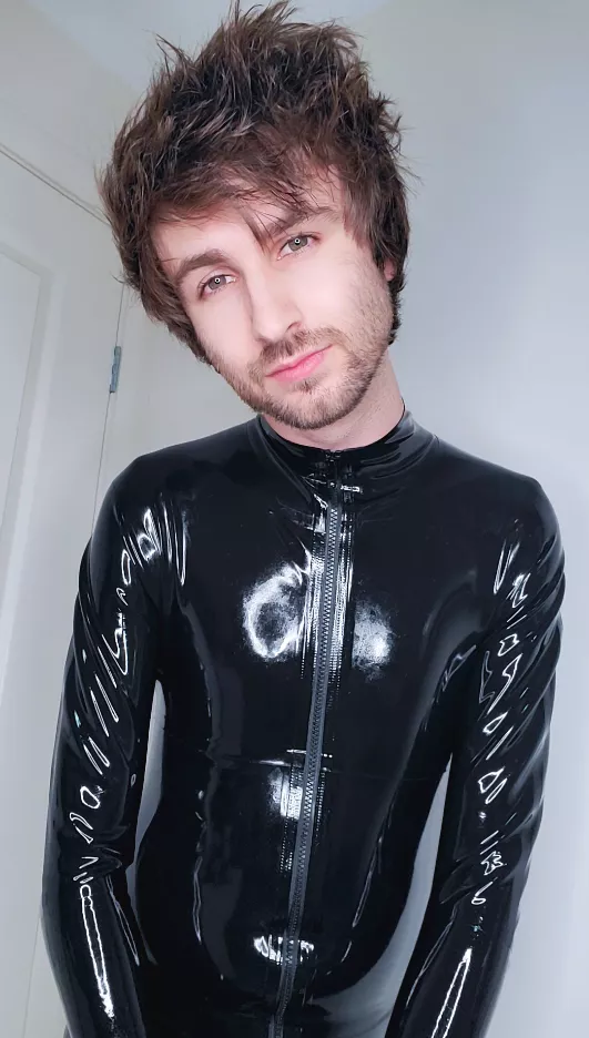 Attention eyeballs reading this, look at me all shiny. You may now resume scrolling.