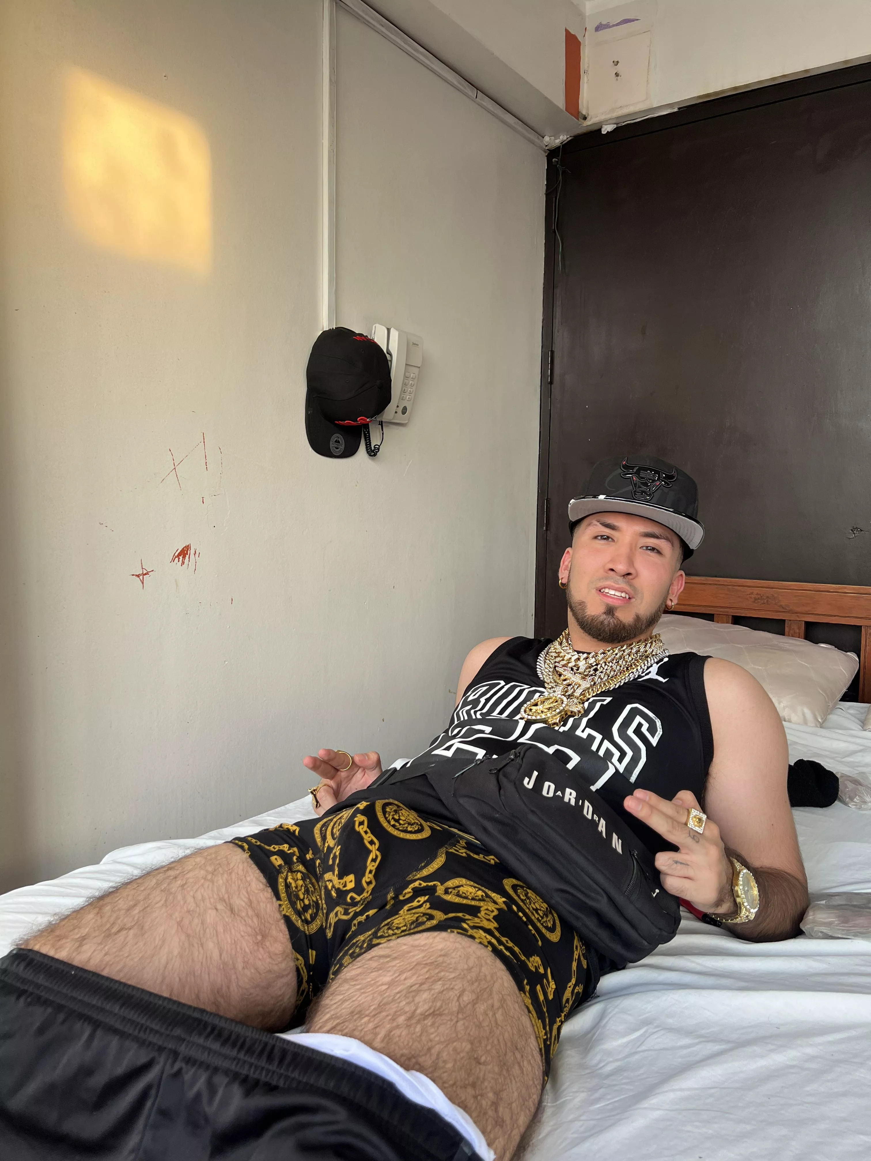 Do you like hairy bodies? Then I’ll be your biggest obsession, bitch haha!