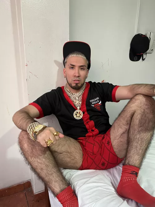 Do you like it hairy? I'm the perfect candidate for your fantasies, slut haha.