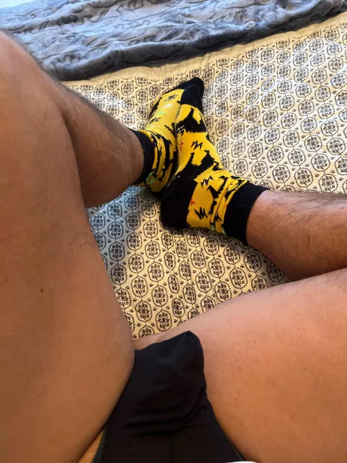 Do you like my spooky socks? 👻