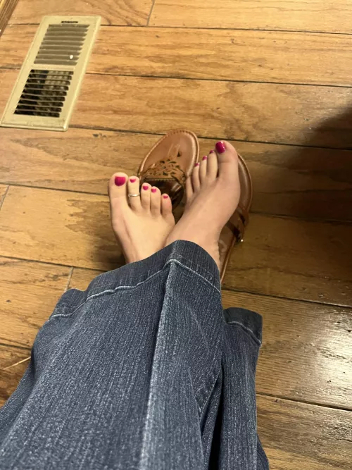 Do you think my feet are attractive