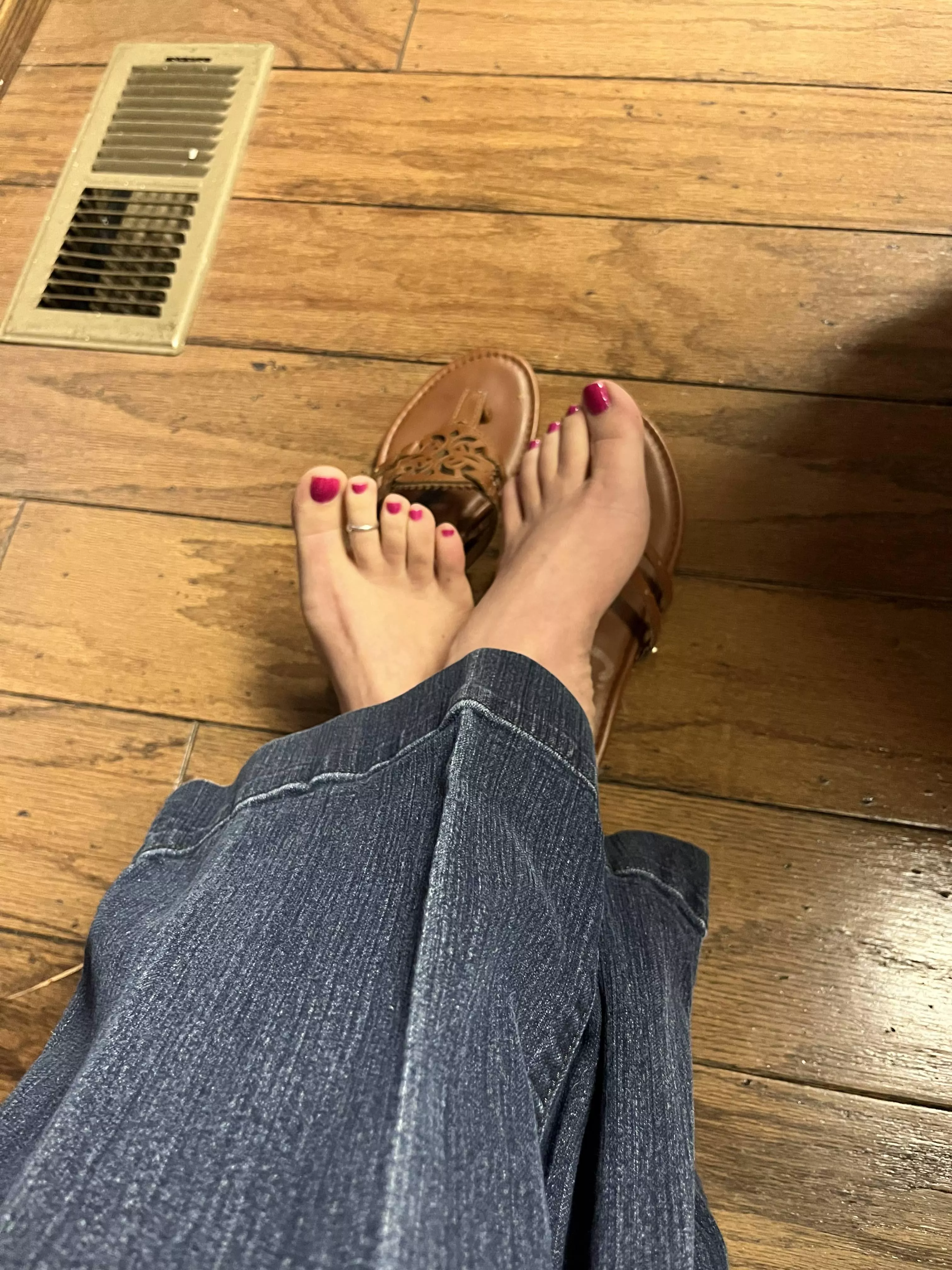 Do you think my feet are attractive