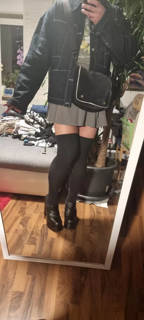 Girls love oversize fits right? 