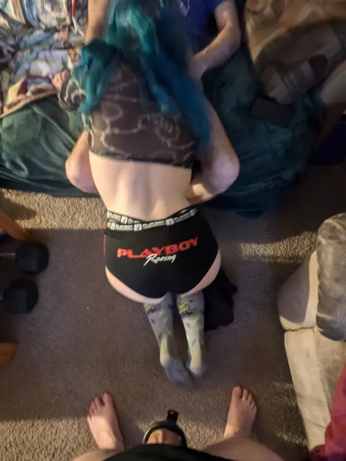 God her ass is so sexy while she sucks dick 😍